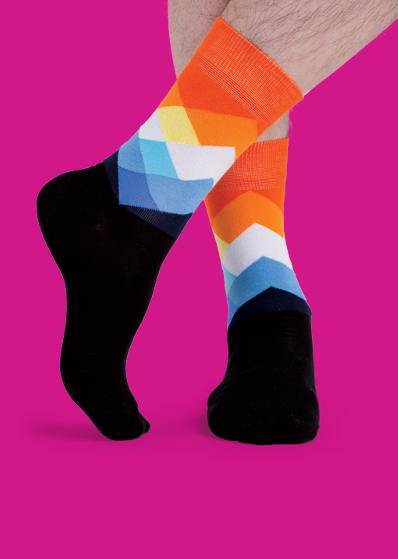 Музыка носочки. Яркие носки реклама. Разноцветные носки краски. Носки мелодии. Песня про носки.